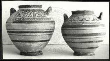 Αρχαϊκά θηραϊκά αγγεία.