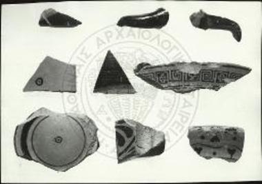 Άβδηρα. Μελανόμορφα και μελαμβαφή όστρακα εκ στρωματογραφικών τομών εγγύς της δυτικής πύλης.