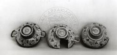 Ανθεμωτές κύλικες του Τ/16 (αρ. 10102, 10101, 10091).