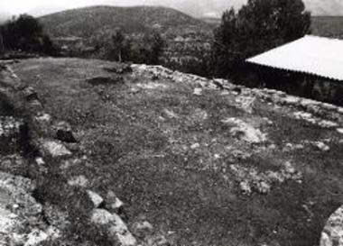Το μυκηναϊκό άνδηρο πρίν από την ανασκαφή του 1986.