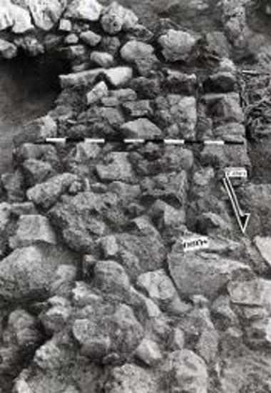 ΝΔ τομεύς (οι Α τοίχοι και τα οστά ζώων εκ Β).