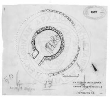 Κάτοψις τάφου Νικητοπούλου 3 μετά του λάκκου, κεκαλυμμένου διά πλακών.