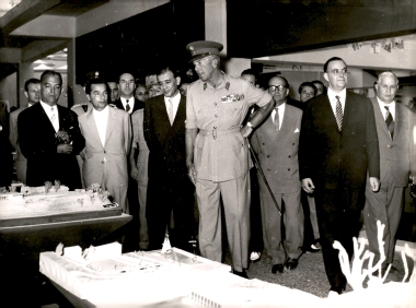 25η ΔΕΘ Επίσκεψη Βασιλέως Παύλου 1960:Φωτογραφία 2