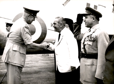 25η ΔΕΘ Επίσκεψη Βασιλέως Παύλου 1960:Φωτογραφία 48