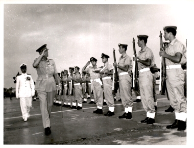 25η ΔΕΘ Επίσκεψη Βασιλέως Παύλου 1960:Φωτογραφία 59