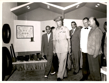 25η ΔΕΘ Επίσκεψη Βασιλέως Παύλου 1960:Φωτογραφία 63