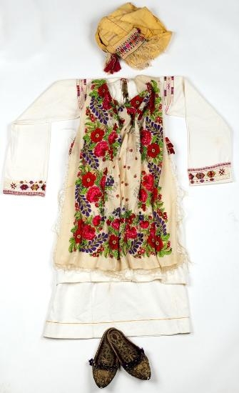 Γιορτινή φορεσιά