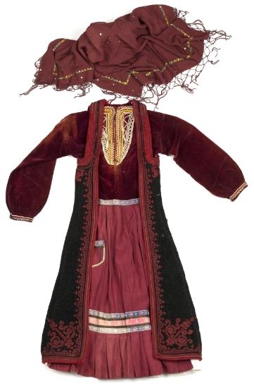 Νυφιάτικη τσάμικη στολή