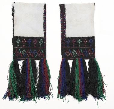 Μανίκια επίσημης καραγκούνικης παιδικής φορεσιάς