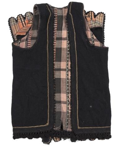 Κοντογούνι σαρακατσιάνικης νυφιάτικης στολής