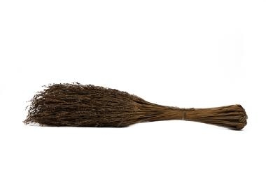 Σκούπα φτιαγμένη από βούρλα