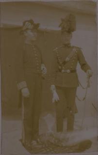 Ο Αλέξανδρος Ρίζος Ραγκαβής με επίσημη στολή μαζί με τον αδελφό του Νικόλαο, αξιωματικό