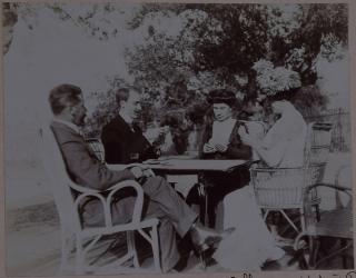 Ο Αλέξανδρος Ρίζος Ραγκαβής με τη σύζυγό του, Πηνελόπη τον πρόξενο της Ρωσίας και την κ. Lobko