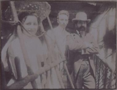 Ο Αλέξανδρος Ρίζος Ραγκαβής με φιλική συντροφιά