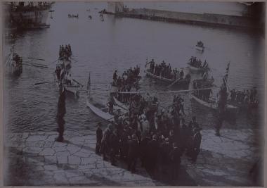 Η άφιξη του Ύπατου Αρμοστή Κρήτης Αλέξανδρου Ζαΐμη στο λιμάνι των Χανίων