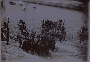 Η άφιξη του Ύπατου Αρμοστή Κρήτης Αλέξανδρου Ζαΐμη στο λιμάνι των Χανίων