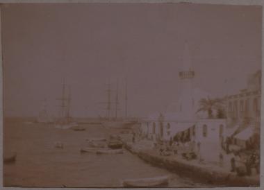 Άποψη του ενετικού φάρου και του λιμανιού των Χανίων