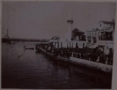 Η άφιξη του Ύπατου Αρμοστή Κρήτης Αλέξανδρου Ζαΐμη στο λιμάνι των Χανίων