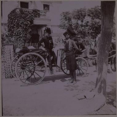 Ο Αλέξανδρος Ρίζος Ραγκαβής με τον Μανώλη, κρητικό χωροφύλακα