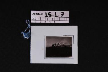 Κάρτα - κάρτα δίφυλλη αλληλογραφίας με επικολλημένη ασπρόμαυρη φωτογραφία της Ακρόπολης στην πρόσθια όψη