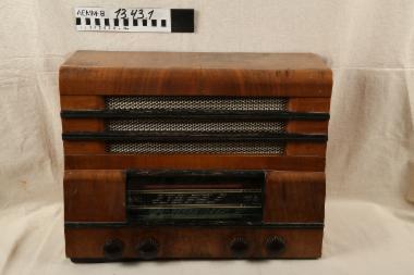 Ραδιόφωνο - ραδιόφωνο ξύλινο, αγγλικής κατασκευής, μάρκας 