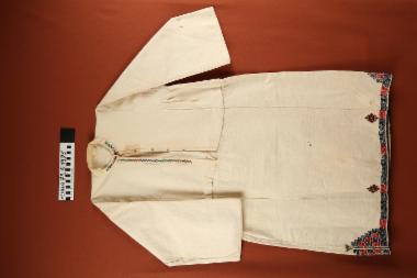 Πουκάμισο - γυναικείο, υφαντό, βαμβακερό μακρύ πουκάμισο με μακριά μανίκια διακοσμημένο με κέντημα στην λαιμόκοψη, στο μπούστο και στον ποδόγυρο, Σκοπιά Φλώρινας