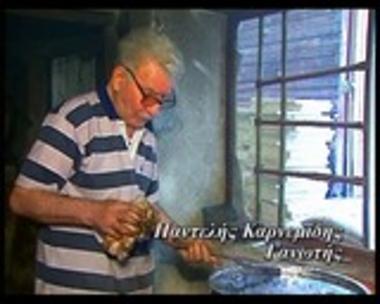 Making and decorating the 'sini', a traditional copper tray