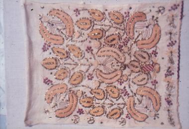 Tsevres-style embroidery (girdle)