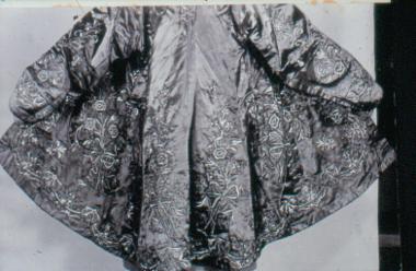 Χρυσοκέντητο πανωφόρι