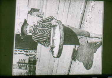 Το παιδί με τα μπομπόνια