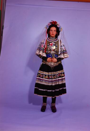 Νυφική φορεσιά Σαρακατσάνας