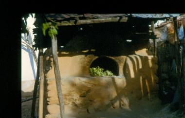 Χτιστός φούρνος σε χωριό