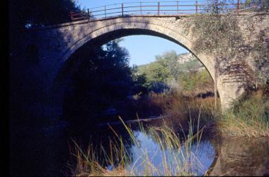 Πέτρινη γέφυρα στο Ροδοχώρι Κοζάνης