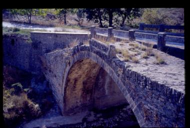 Πέτρινη γέφυρα στη Χρυσαυγή Κοζάνης