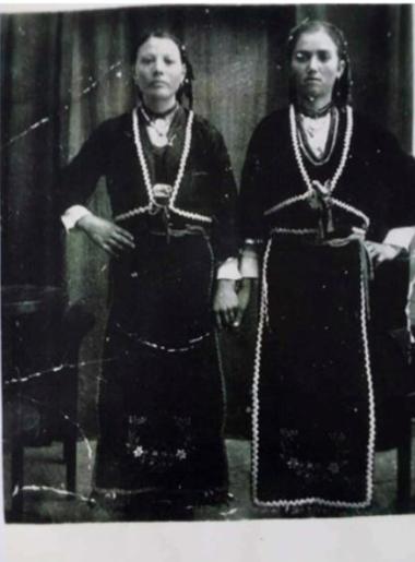 Girls from Megalo Zaloufi of Eastern Thrace with Arvanite costumes worn by unmarried women, Location: Orestiada, 20th century.