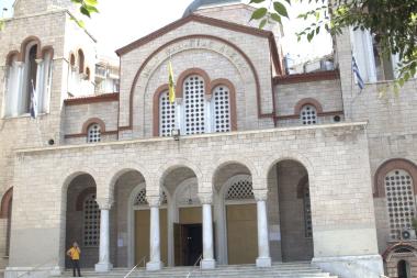 The entrance of the Holy Church of Panagia Dexia on Egnatia Street