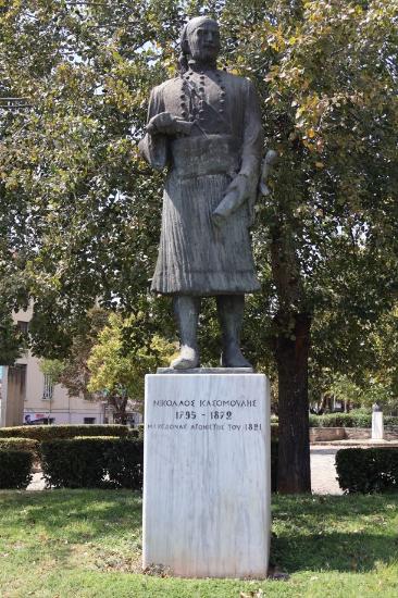 Close-up of the statue of the fighter of 1821 Nikolaos Kasomoulis at the intersection of Angelakis and Tsimiski Streets