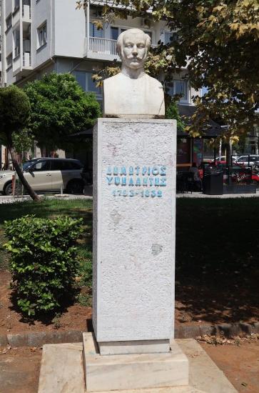The bust of Demetrios Ypsilantis at the intersection of Angelaki and Tsimiski Streets