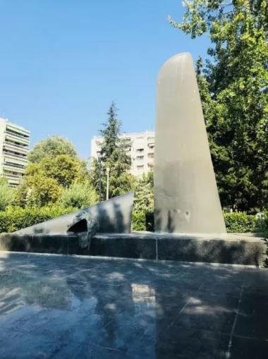 The Monument to the Fallen Greek Airmen on the coastal Avenue of Megalou Alexandrou, at the height of Kallidopoulou Street