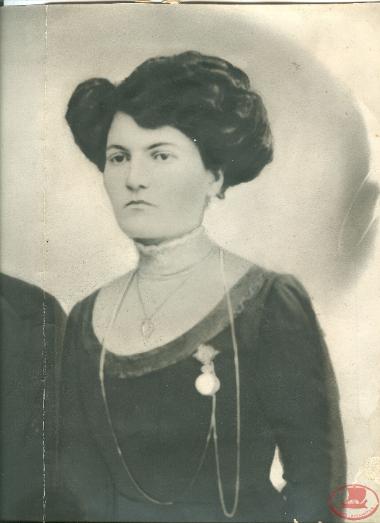 Photo of a Greek woman of Constantinople
