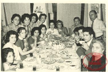 Τραπέζι με κεράσματα στην Κωνσταντινούπολη για κοινωνικές συναναστροφές