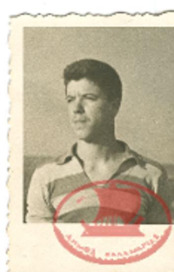 O σύζυγος της Μαρίας Τριανταφυλλίδου, Καντζαλίδης Ελευθέριος, σε νεαρή ηλικία, με ποδοσφαιρική περιβολή, στην Κωνσταντινούπολη