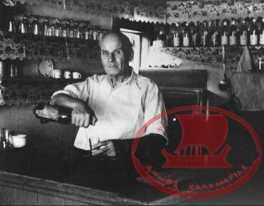 Αρετσού. 1925. Το καφενείο του Αντώνη Καμπίτση στην οδό Χρυσοστόμου Σμύρνης 39, εκεί που είναι σήμερα το Ταχυδρομείο