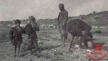 Refugees and refugee children in the area of the Disinfection - Quarantine Station in the Katirli settlement