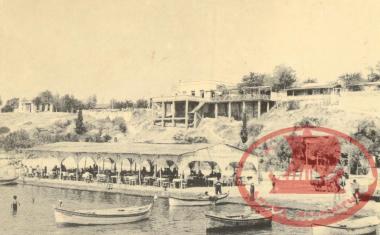 The beach of Neo Kouri, as seen from the pier, excluding the 