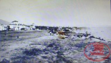 Aretsou. The seaside villas along the coastal dirt road, later Nikolaou Plastira Street, and the beach extending to Nea Krini