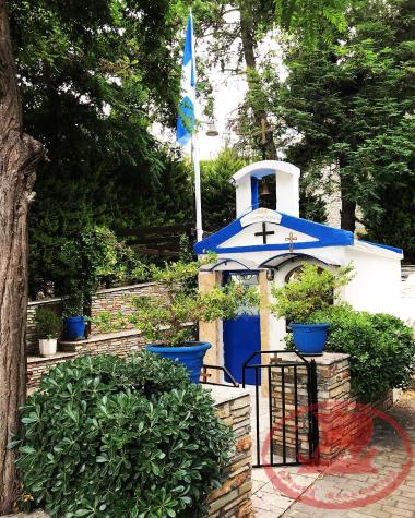 Το Εκκλησάκι της Αγίας Παρασκευής στην Παραλία του Κουριού
