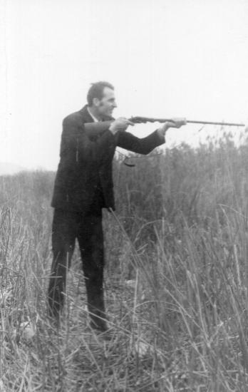 Nikitas Karavasileiadis hunting in the Volvi region in 1960