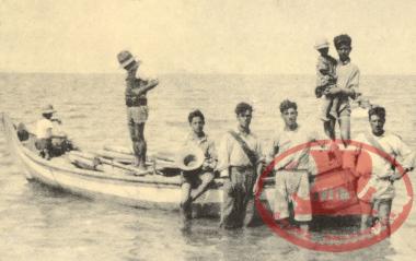Κρηνιώτες Τρατάρηδες μετά την καλάδα με το ‘’Μπουγιαντέ’’ και τις χαρακτηριστικές φουρκέτες