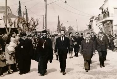 Ο Δήμαρχος Καλαμαριάς Μενέλαος Αλεξιάδης με επισήμους στην Οδό Κομνηνών